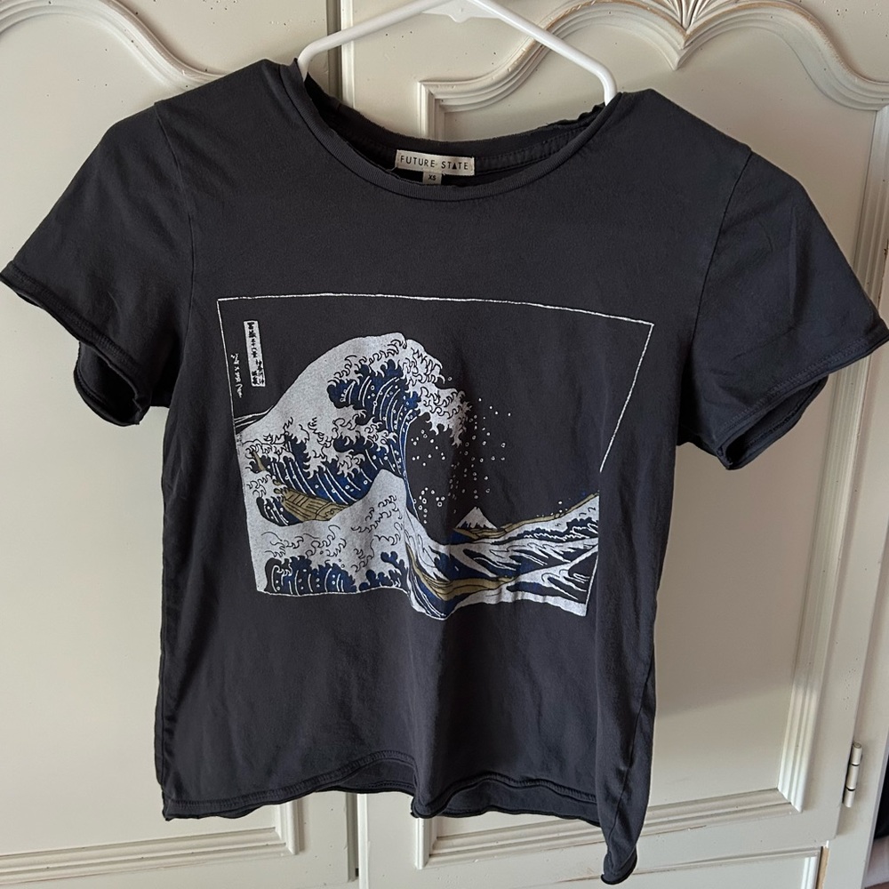 Urban Outfitters The Great Wave Tee